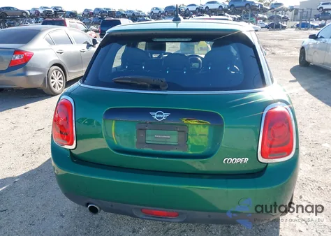 2020 Mini Hardtop Oxford Edition из США, поврежденный, VIN WMWXU7C06L2M63032